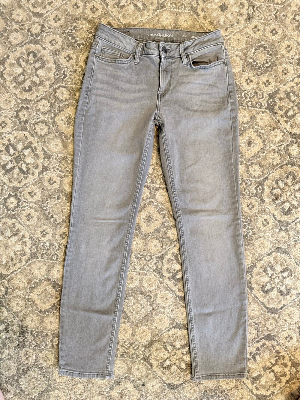 Calvin Klein CK Womens Ultimate Skinny Jeans Gray Size 6x30 Stretch Denim